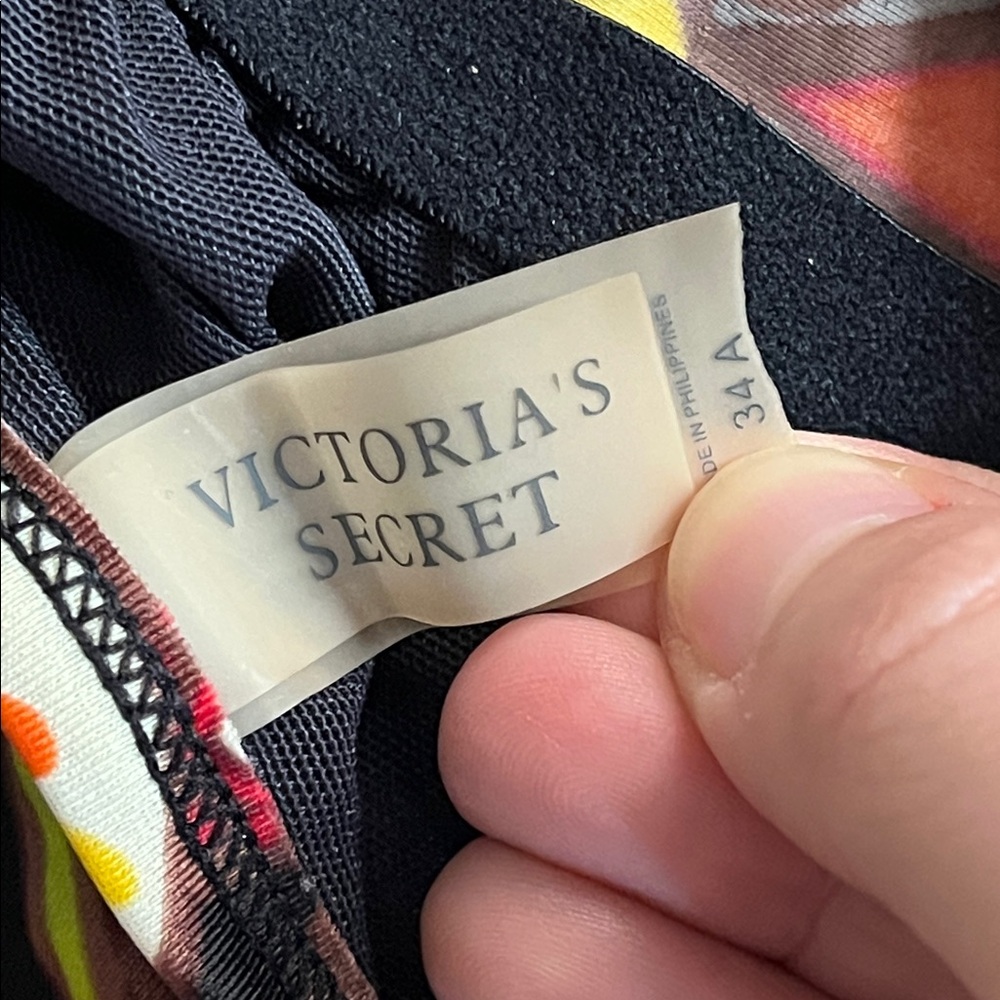 Victoria's Secret swimsuit top - Picture 4 of 6